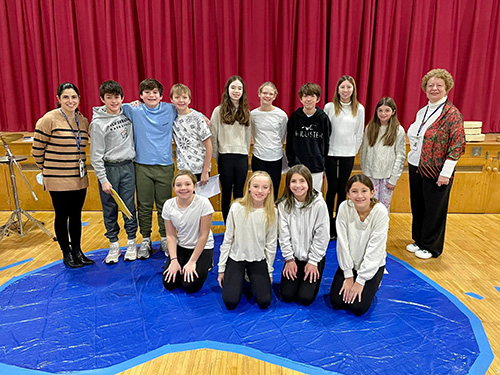 Students from the Ho-Ho-Kus elementary school sang at ECLC’s annual holiday show!